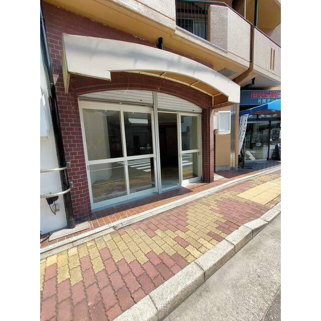 尼崎市南塚口町６丁目の店舗一部のエントランス
