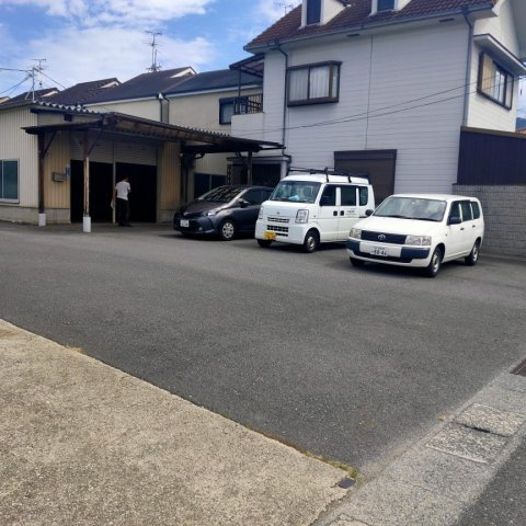 刑部駐車場付倉庫