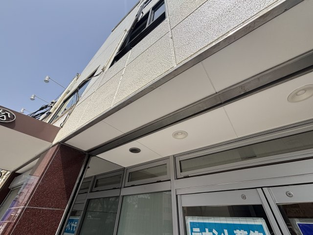 松見ビルの外観