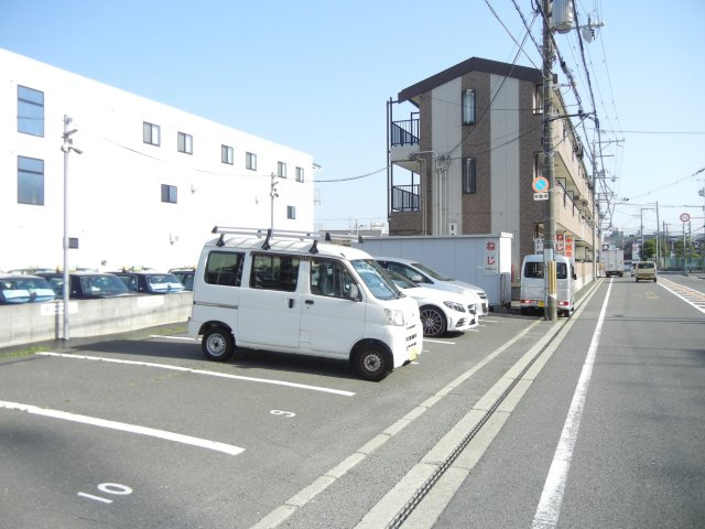 アデレード長田の駐車場