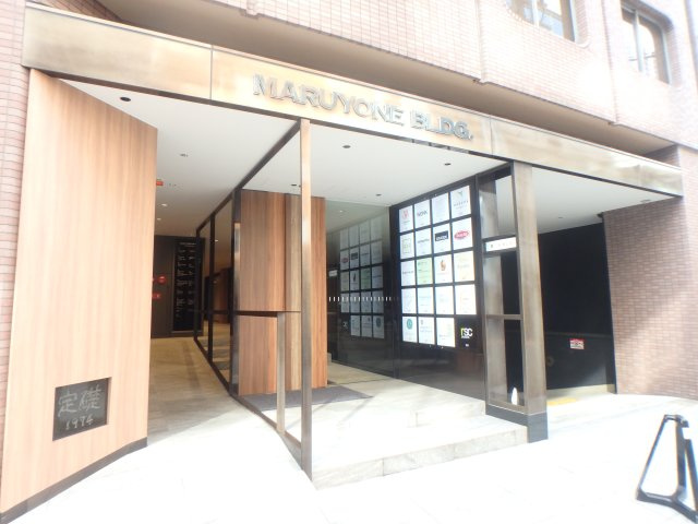 大阪市中央区博労町４丁目の事務所のエントランス