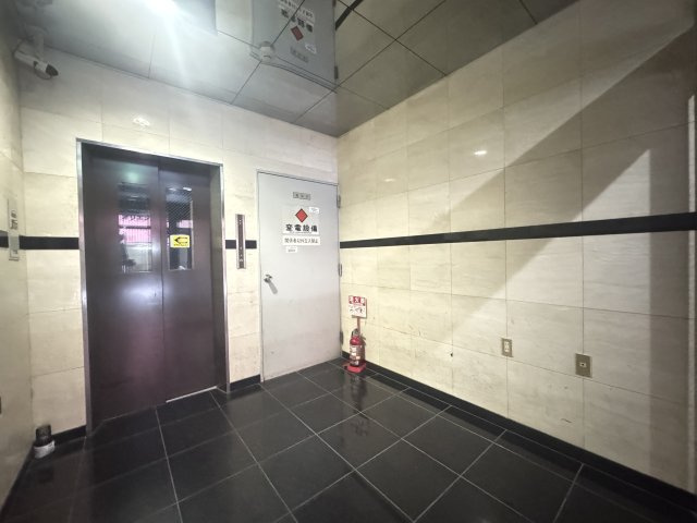大阪市浪速区日本橋東２丁目の事務所のロビー