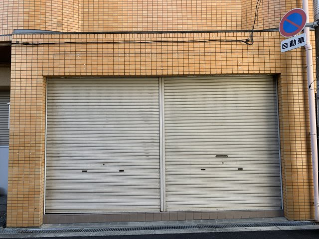 ふぁみーゆ足代北のエントランス