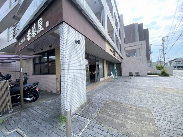 茨木市中津町の店舗事務所の外観