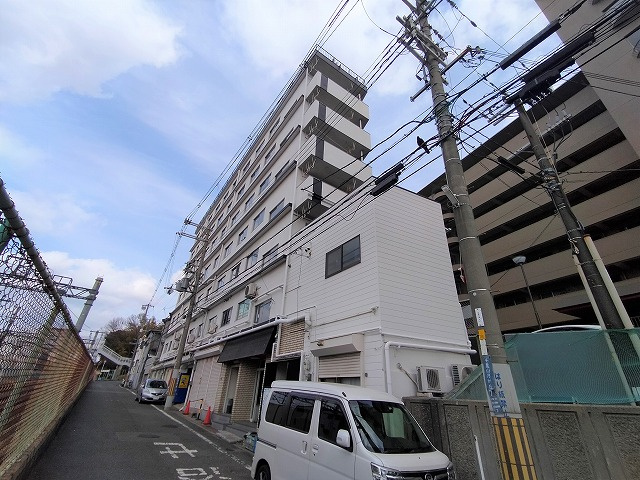 吹田市千里山月が丘の事務所の外観パース