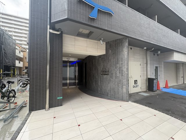 セレニテ夕陽丘エクラのエントランス