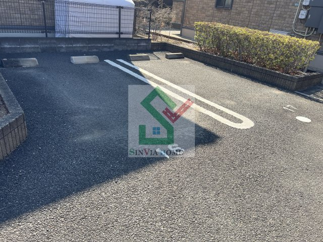 サンクレア1の駐車場