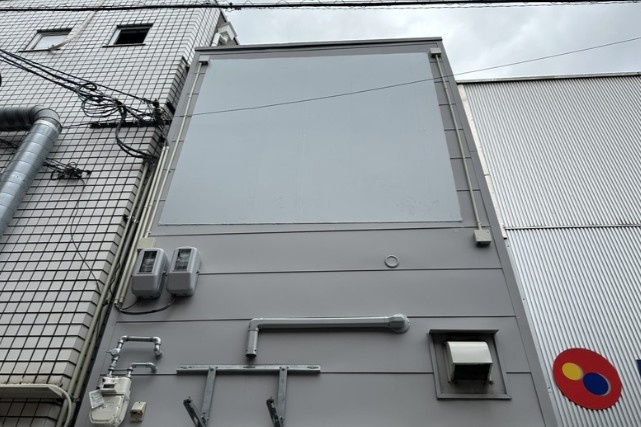 十三本町テナントの外観