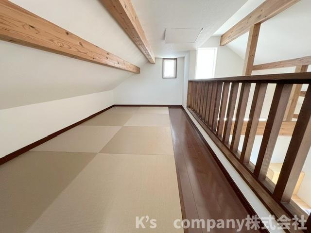 茅ヶ崎市東海岸南3丁目　中古戸建のその他|リビングの上部には固定階段で上がれるロフト5帖付き◇