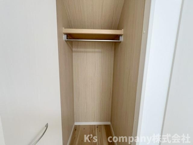 茅ヶ崎市東海岸南3丁目　中古戸建の収納|洋室5帖の収納スペース◇