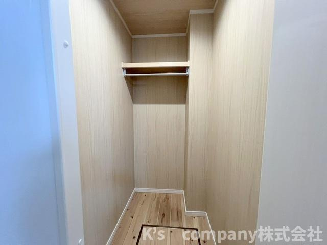 茅ヶ崎市東海岸南3丁目　中古戸建の収納|洋室6帖のウォークインクローゼット☆