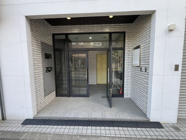 堺市堺区宿院町東４丁の事務所のエントランス