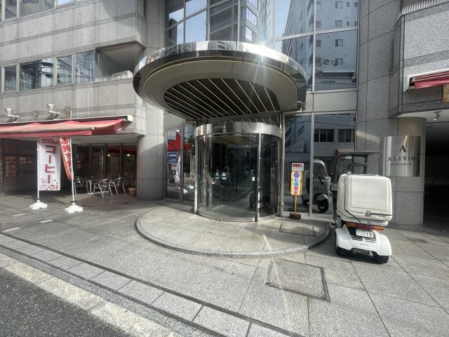 アリビオ上本町のエントランス
