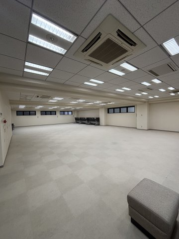 新日本ビルのロビー