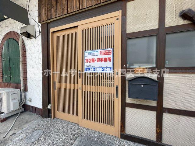 辻本マンションのエントランス