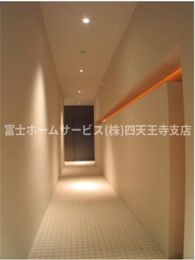 立誠社ビルのロビー