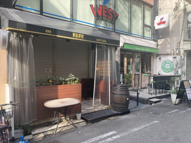 四ツ橋中央ビルのエントランス
