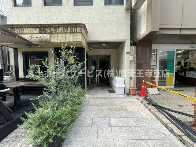 淡路町七福ビルのエントランス