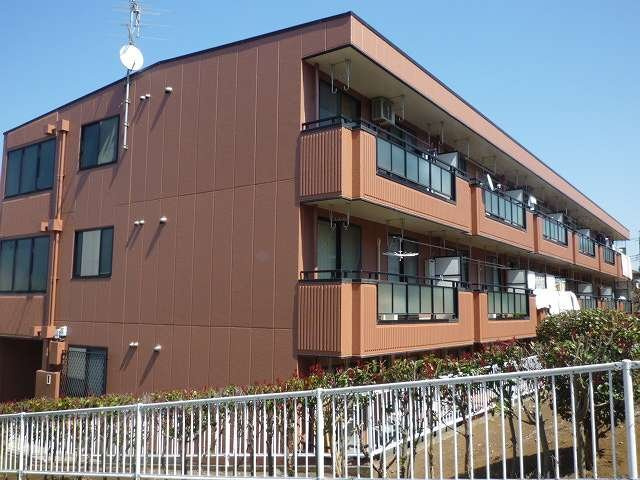 落ち着いた雰囲気の外観です