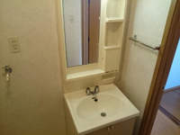 コンパクトで使いやすい洗面所