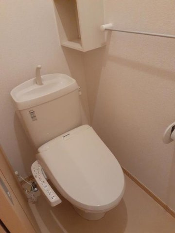 清潔感のあるトイレです
