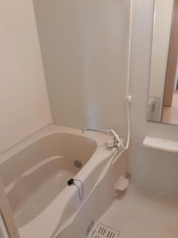 日々の疲れを癒すお風呂付です