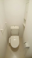 コンパクトで使いやすいトイレです