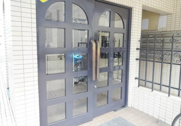 日神パレス高円寺のエントランス
