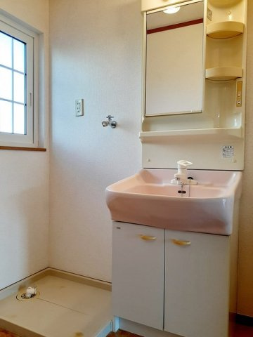 忙しい朝には欠かせない洗面所です