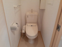 コンパクトで使いやすいトイレです