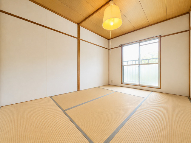 横尾団地71号棟の和室|和室は保温性も高く、畳の香りに満たされた室内は
アロマセラピー効果もあるそうです♪
※動産撤去しております。