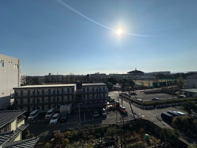 グランコート立川柏町の展望|ルーフバルコニーからの景色は、朝や夜、四季によって変わるのも魅力の一つ。