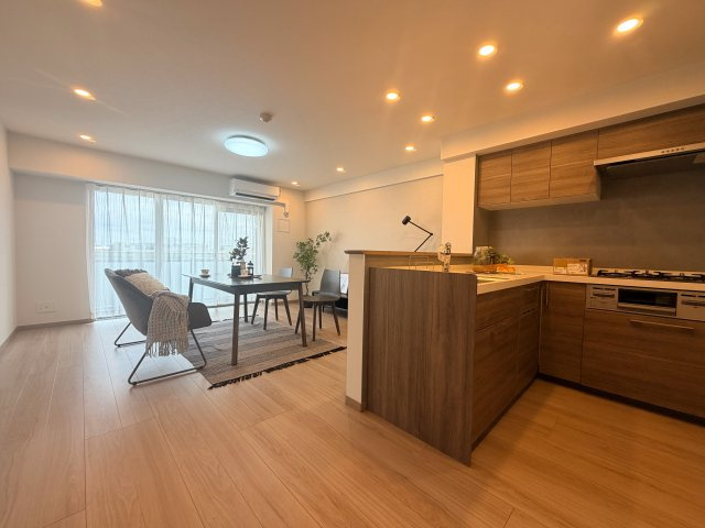 グランコート立川柏町の居間・リビング|現地ご見学希望・資料請求などお気軽にお問い合わせ下さい！
03-5990-5201