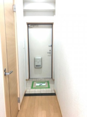 シンプルで使いやすい玄関です