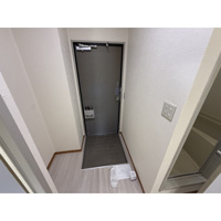 明るい玄関です
