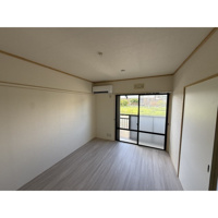 内装は落ち着いています
