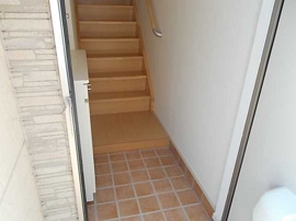 収納もある玄関です