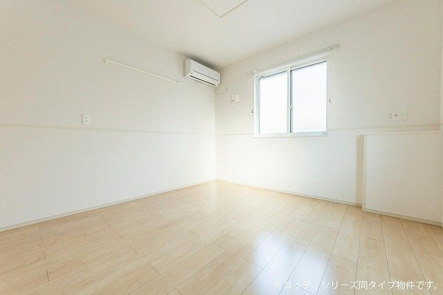 明るい色調の室内です