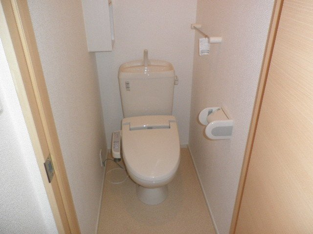 清潔感のあるトイレです