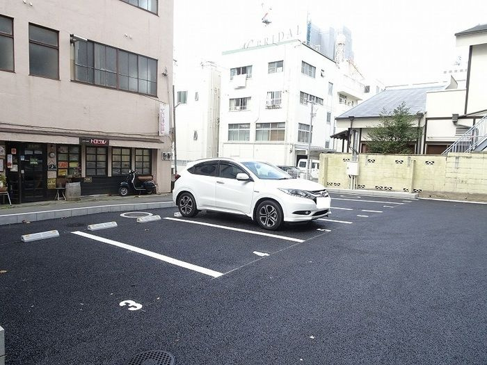 ロンオール元白銀の駐車場|カースペースがあります