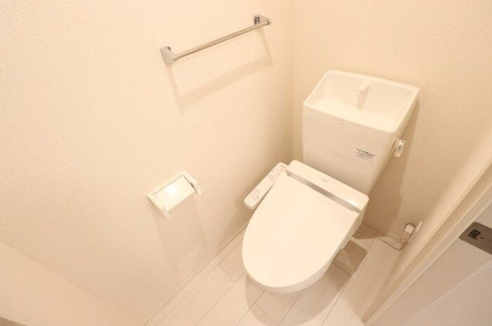 ロンオール元白銀のトイレ|落ち着いた色調のトイレです