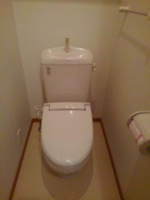 コンパクトで使いやすいトイレです