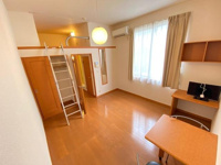 こちらのリビングで趣味の時間をお楽しみください