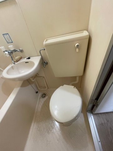 清潔感のあるトイレです