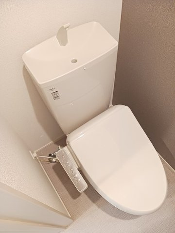 コンパクトで使いやすいトイレです