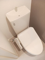 コンパクトで使いやすいトイレです