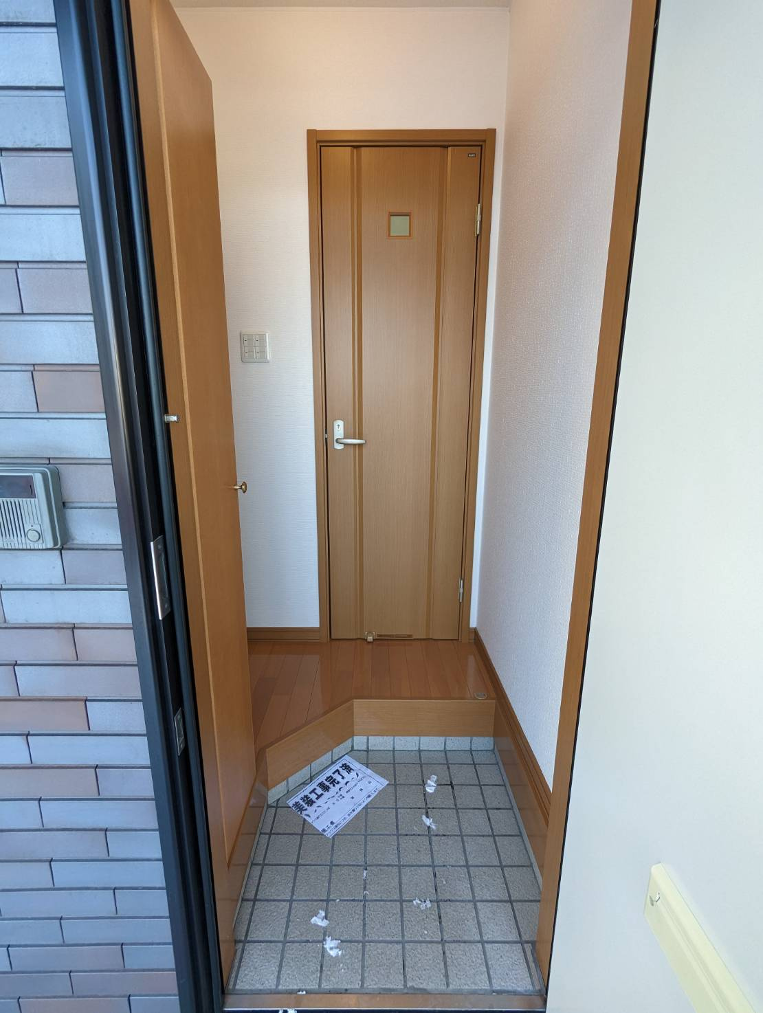 ロイヤルエステートの玄関
