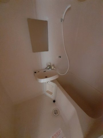 コンパクトで使いやすいお風呂です