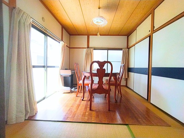 北井門3丁目戸建ての和室|明るい和室です