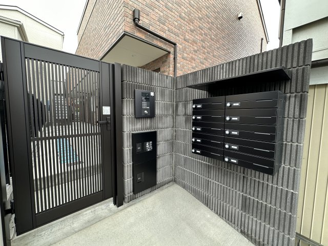 毎日通るエントランスはこのようになっています